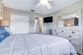 Private & Picturesque Escape on Lake Henry!