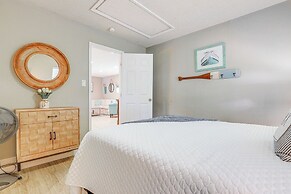 Private & Picturesque Escape on Lake Henry!