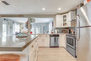 Private & Picturesque Escape on Lake Henry!