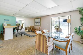 Sunny Florida Condo: 4 Mi to Gulf Islands Seashore