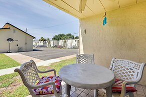 Sunny Florida Condo: 4 Mi to Gulf Islands Seashore