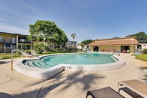 Sunny Florida Condo: 4 Mi to Gulf Islands Seashore