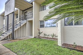 Sunny Florida Condo: 4 Mi to Gulf Islands Seashore