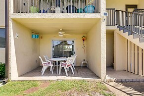 Sunny Florida Condo: 4 Mi to Gulf Islands Seashore