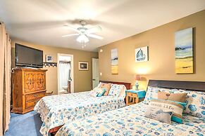 Sleek Pensacola Beach Condo: Patio, Walk to Beach