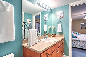 Sleek Pensacola Beach Condo: Patio, Walk to Beach