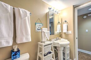 Sleek Pensacola Beach Condo: Patio, Walk to Beach