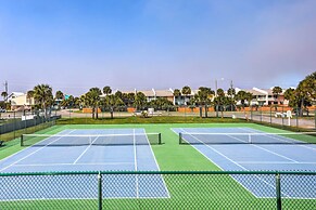 Sleek Pensacola Beach Condo: Patio, Walk to Beach