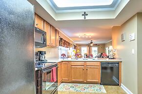 Sleek Pensacola Beach Condo: Patio, Walk to Beach