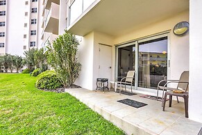 Sleek Pensacola Beach Condo: Patio, Walk to Beach