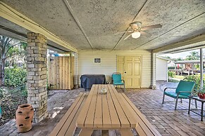 St Johns River Canal Home w/ Grill!