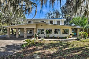 St Johns River Canal Home w/ Grill!