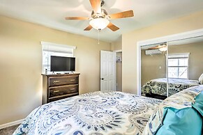 < 1 Mi to Lake Weir: Quiet Summerfield Getaway