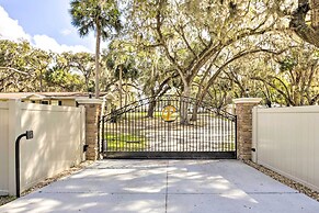 < 1 Mi to Lake Weir: Quiet Summerfield Getaway