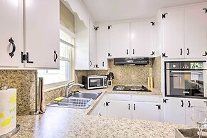 < 1 Mi to Lake Weir: Quiet Summerfield Getaway