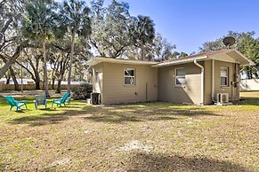 < 1 Mi to Lake Weir: Quiet Summerfield Getaway