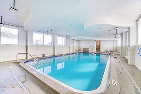 Beachfront Studio w/ Community Indoor Pool!