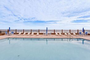 Beachfront Studio w/ Community Indoor Pool!