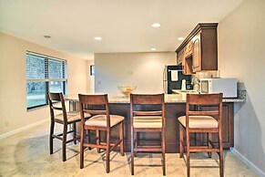 Sleek Largo Studio w/ Pond < 7 Mi to Beach!