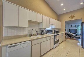 Spring Hill Home w/ Pool ~ 1 Mi to Weeki Wachee