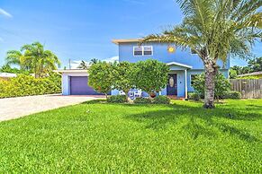 Spacious Satellite Beach Home: Walk to Shore!