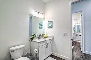 Family-friendly Tampa Home < 3 Mi to Ocean!