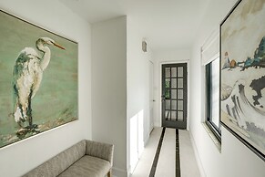 Chic Getaway in Desirable South Tampa District!