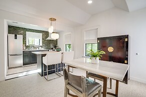 Chic Getaway in Desirable South Tampa District!