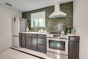 Chic Getaway in Desirable South Tampa District!