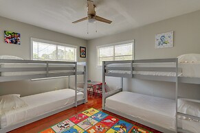 Sunny Fort Walton Beach Vacation Rental w/ Yard!