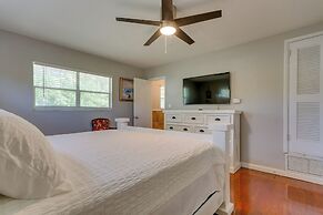 Sunny Fort Walton Beach Vacation Rental w/ Yard!