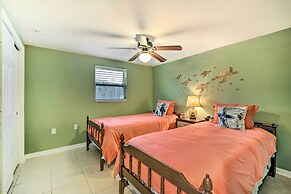 Sun-soaked Hudson Getaway w/ Canal Access!