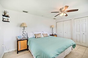 Sun-soaked Hudson Getaway w/ Canal Access!