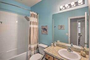 Pool & Lanai: Centrally Located Cape Coral Home