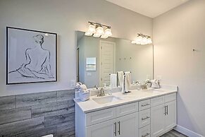 Sun-seekers Getaway: Lavish Cape Coral Villa