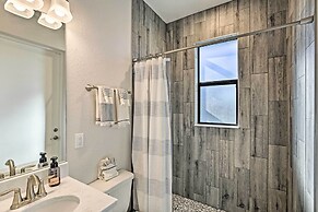 Sun-seekers Getaway: Lavish Cape Coral Villa