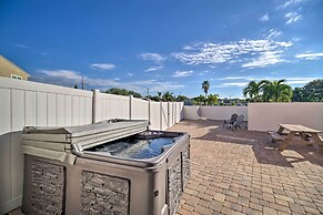 Upscale Florida Townhome - 1/2 Mi to Beach!