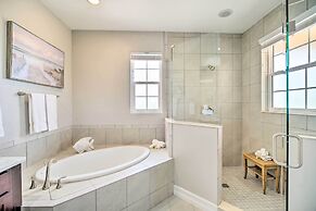 Upscale Florida Townhome - 1/2 Mi to Beach!