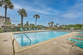 Updated Ormond Beach Condo: Relax & Explore!