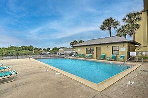 Updated Ormond Beach Condo: Relax & Explore!