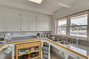 Waterfront Panacea Vacation Rental w/ Dock!