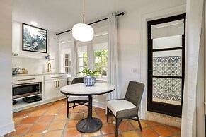 South Tampa Studio in Desirable Historic District!