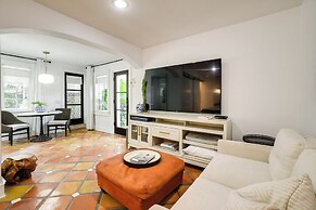 South Tampa Studio in Desirable Historic District!