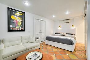 South Tampa Studio in Desirable Historic District!