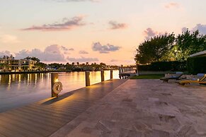 Waterfront Fort Lauderdale House w/ Heated Pool!