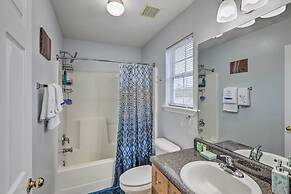 Tidy Tallahassee Townhome ~ 7 Mi to Downtown!