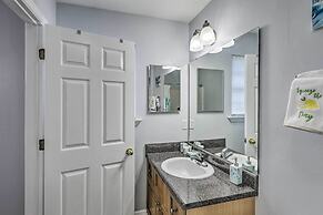 Tidy Tallahassee Townhome ~ 7 Mi to Downtown!