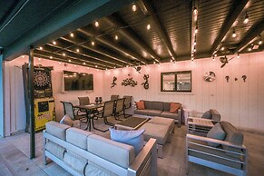 Tropical Naples Hideaway - 1 Mi to Beaches!