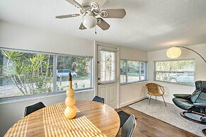 Tropical Port Charlotte Cottage - Walk to Bay!