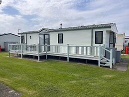 Stunning 2-bed Caravan in Skegness